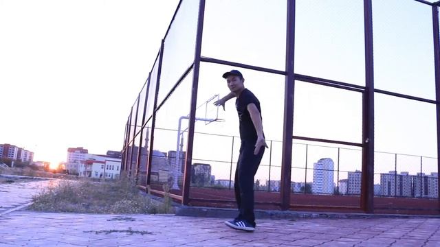 #поппинг #dance @sanches_tristan смотреть онлайн