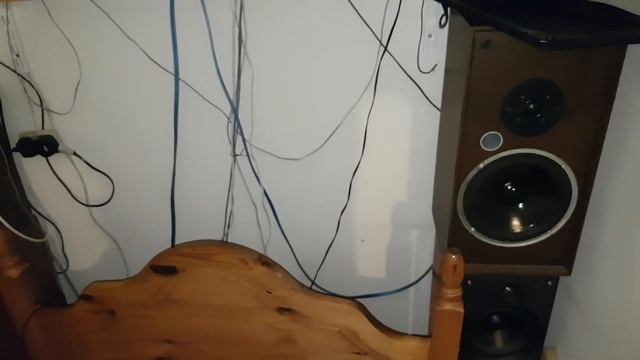 Cambridge A1Mk3 stereo amplifier Q Acoustics 1030 Speakers V Kenwood KA-3020SE celestion county смотреть онлайн
