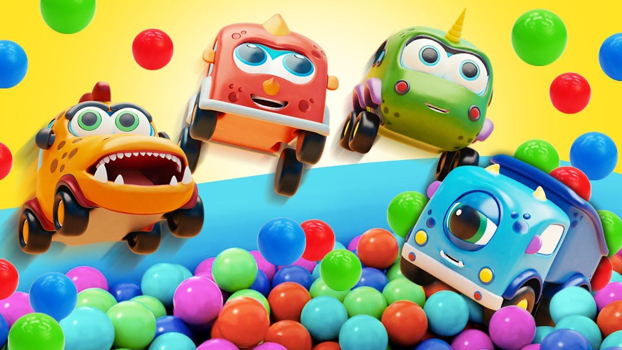 Машинки играют в бассейне из шариков! Мультики Машинки Мокас для малышей смотреть онлайн