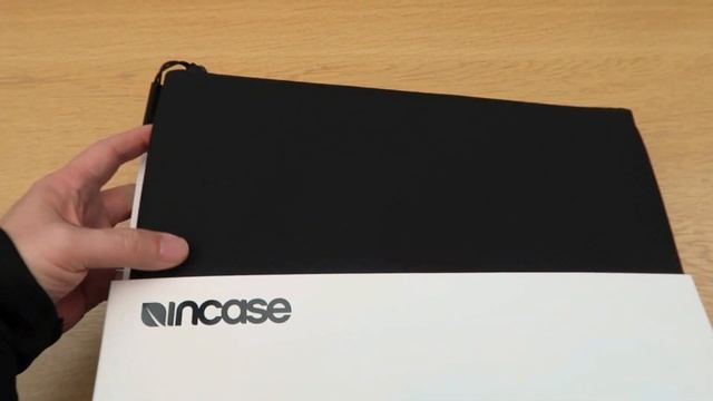 Incase 13 inch Flat Sleeve for MacBook Air and MacBook Pro смотреть онлайн