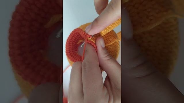 Как ввязать лапки в тело игрушки смотреть онлайн