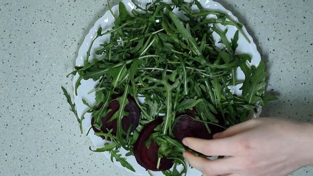 Ресторанный салат с РУККОЛОЙ и СВЕКЛОЙ)! смотреть онлайн
