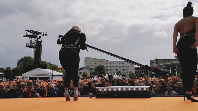 Bebe Rexha - Hey Mama LIVE (538Koningsdag 2019)