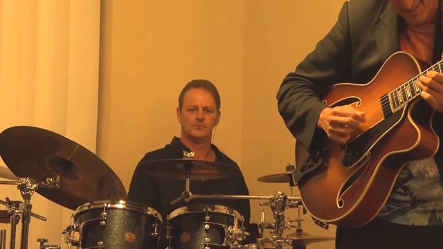 Cal Harris Jr. and Pete Gitlin Jeremy Rodgers at the 'Color of Jazz' concert in Phoenix AZ смотреть онлайн