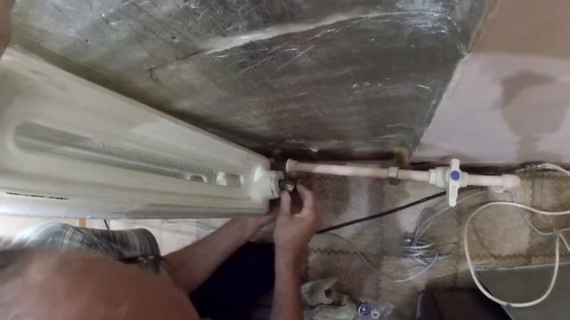 Обвязка СОВЕТСКОЙ батареи отопления! МОНТАЖ РАДИАТОРА отопления СВОИМИ руками! смотреть онлайн