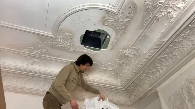 Лепнина из гипса на потолке из коллекции Барокко Эрмитаж смотреть онлайн