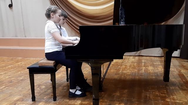 Булькова Диана, 9 лет, Бульков Кирилл, 11 лет инструментальное искусство,фортепианный ансамбль Р Па смотреть онлайн