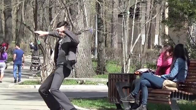 Пранк Дикие танцы. Алмашоу ТВ. Алматы. Wild Dance prank. Almashow TV. Almaty смотреть онлайн