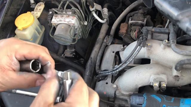 Cambio De bujías Subaru Legacy 2004 смотреть онлайн