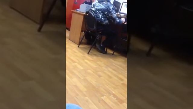 Продажный начальник Каширского РЭО ГИБДД Коцур М.В.ОТСТУКИВАЕТ ОТВЕТЫ ПО НОГЕ!!! смотреть онлайн