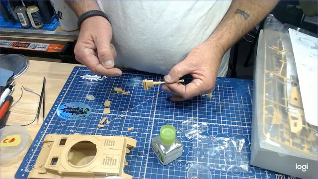 UPDATE TAMIYA 1.35 PANZER IV (g).The Build Continues смотреть онлайн
