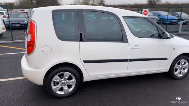 2012 White Skoda Roomster SE Walkround смотреть онлайн