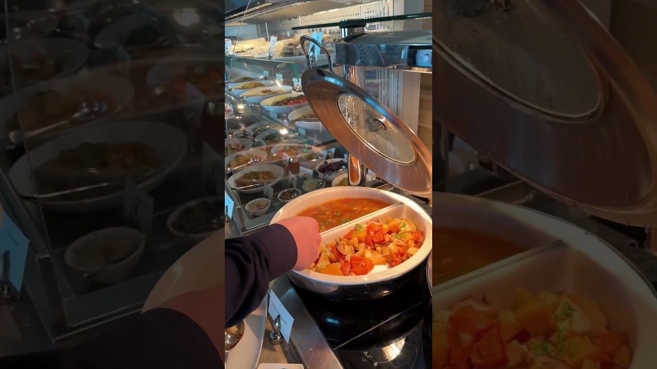 Весь бизнес лаунж в аэропорту в нашем распоряжении! смотреть онлайн