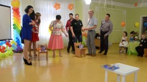 Игры с родителями. Выпускной бал в детском саду