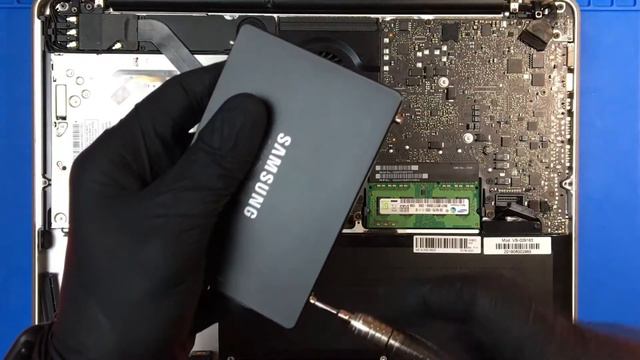 Ремонт MacBook pro. Чистая установка MacOS. Почему НЕ ЗАГРУЖАЕТСЯ?! Белый экран.White Screen Proble смотреть онлайн