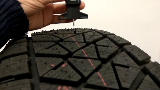 Bridgestone BLIZZAK DM-V2 смотреть онлайн