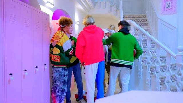 ДИАНА ПОКАЗАЛА СВОЮ КОЛЛЕКЦИЮ ОДЕЖДЫ LADY BUNNY!!!! КАК ВЫГЛЯДИТ ОДЕЖДА ОТ ДИАНЫ!!! смотреть онлайн
