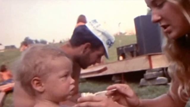 "Groovy" - Woodstock Footage Music Video ? A Beat by 420Effect смотреть онлайн
