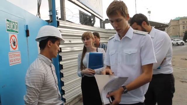 Судебные приставы штурмуют ЖК "Елена" смотреть онлайн