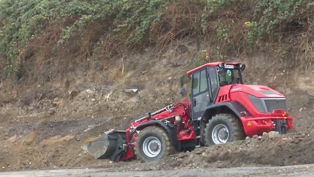 Обзор работы погрузчика с телескопической стрелой Weidemann  9580T