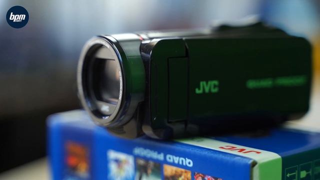 JVC GZ-RX625, una videocamera ha ancora spazio nel mondo moderno? смотреть онлайн