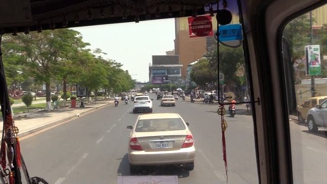 ПНОМПЕНЬ. ПЕРЕЕЗД с Le Mont Hotel к РЕЧНОМУ ВОКЗАЛУ. КАМБОДЖА (Phnom Penh. Cambodia) смотреть онлайн