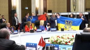 Набросились с кулаками: попытка Киева сорвать выступление России на ПАЧЭС обернулась провалом