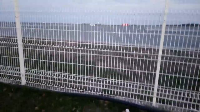 Как приземляется самолёт смотреть онлайн