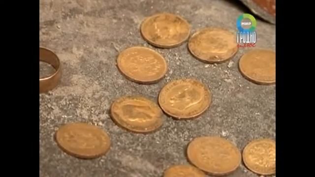 В БЕЛОРУСИ СТРОИТЕЛИ РАЗБИРАЛИ СТАРЫЙ ФУНДАМЕНТ, А ТАМ... смотреть онлайн