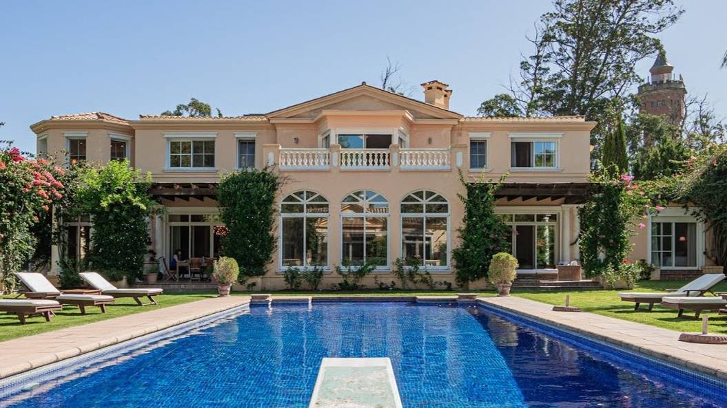 Two-Story Home Built by Marcelo Daglio in Punta del Este, Uruguay смотреть онлайн