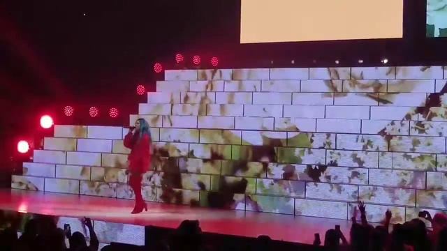 Halsey = Now or Never Oracle Arena смотреть онлайн