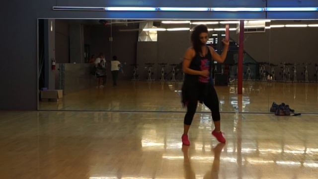 (Zin 70) Roxanne {Bachata} Choreo by Dahlia Zumba смотреть онлайн