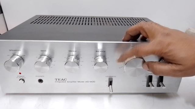 TEAC INTEGRATED AMPLIFIER AS-M30 Very Nice Condition ? Price - 18000/- Contact No - 9871265010 смотреть онлайн