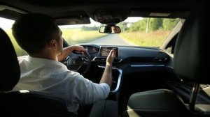 Peugeot 3008 NEW 2017: видео обзор и тест-драйв нового Пежо 3008 - официальный дилер FAVORIT MOTORS