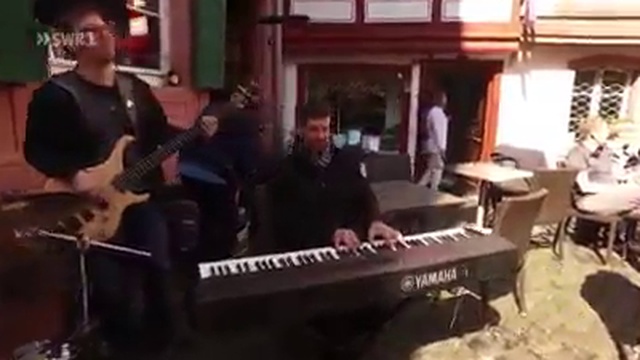 flashmob Led Zeppelin смотреть онлайн