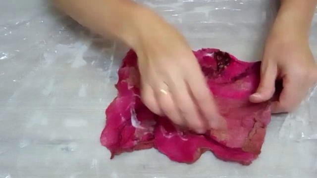 Валяная брошь цветок из шерсти и шелка от #IrinaPoDesign смотреть онлайн