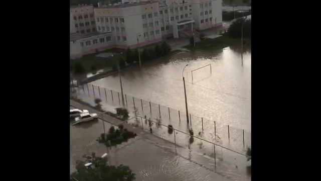 Потоп в Крыму 2022. Потоп в Симферополе. Залило Симферополь. смотреть онлайн