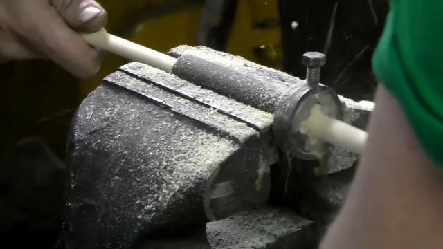 Как сделать 30 метров круглых палочек в тисках. смотреть онлайн