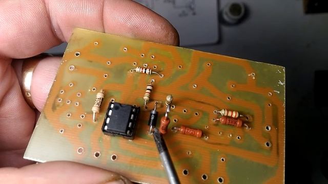 1ч.Делаем импульсный БП с высоким КПД на лм 2576 adj.U- 0..30V. I- 0..3A. Для начинающих. смотреть онлайн