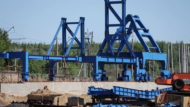 В карьере МГОКа строится дробильно-конвейерный комплекс смотреть онлайн