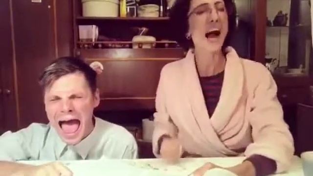 ПРИКОЛ – МАМА И УРОКИ 1 смотреть онлайн