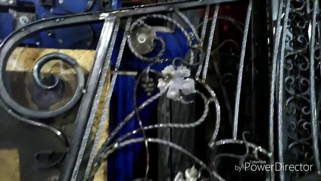 Кованые перила и козерьок. смотреть онлайн