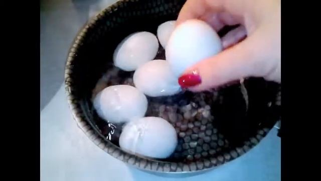 Яйца & Eggs / Как не переварить яйца и легко очистить... смотреть онлайн