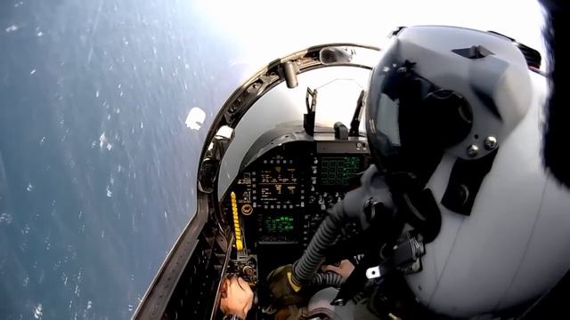 Navy F/A-18 Super Hornet Cockpit Video • Fighting Checkmates смотреть онлайн