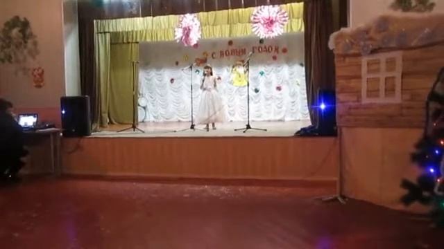 Милана Мартынова 9 лет песня : Белый снег ( Солонец-Поляна) смотреть онлайн