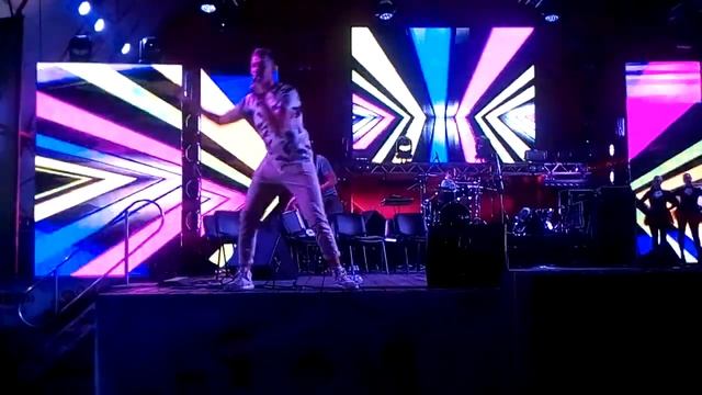 111.Disco Dance Dancing *Hands Up*. Dance Disco Dancing To The Disco Music In Kharkov Ukraine.