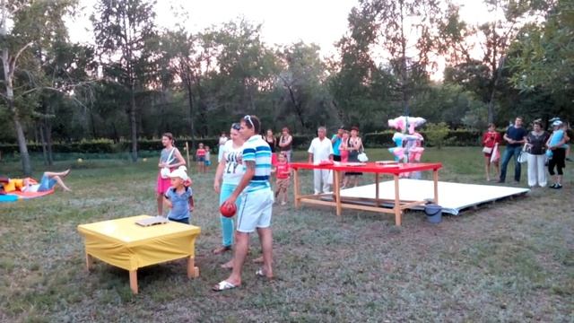 Петуха забросали яйцами! смотреть онлайн