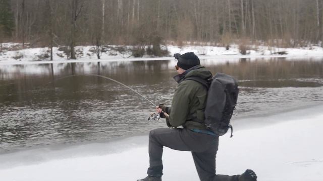 Зима и кумжа. Иногда и нам везёт. Спиннинг зимой. смотреть онлайн