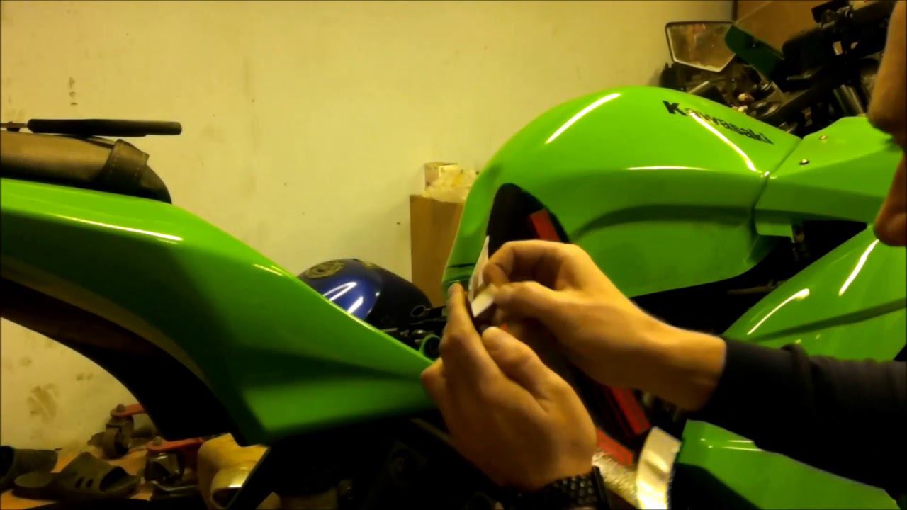 Карбоновая накладка на бензобак Kawasaki Ninja 250R 2008-2012 Pad Protector смотреть онлайн