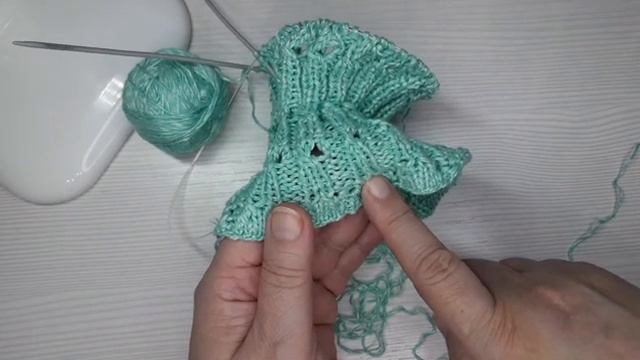 220❤классный шарф - хомут спицами по кругу. смотреть онлайн